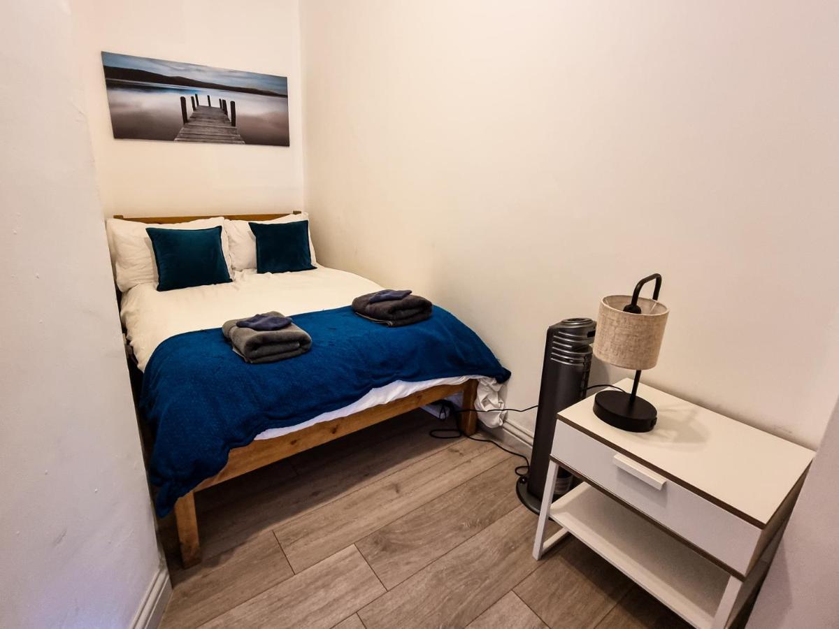 Newly Refurbished Flat In Central Cheltenham With Parking Exterior photo